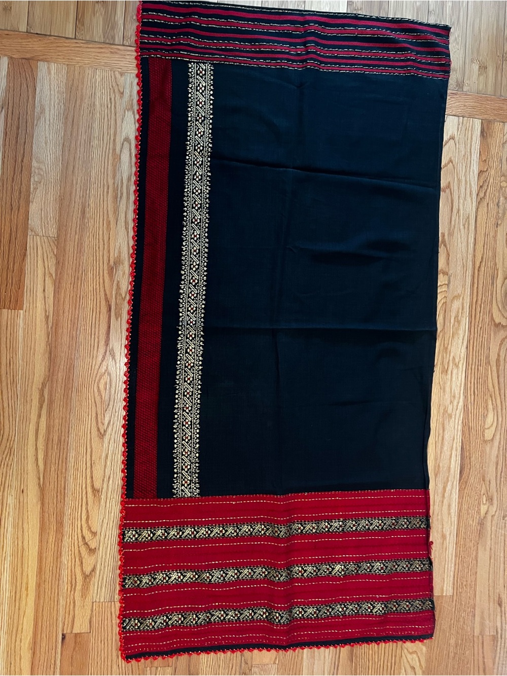 Fota/ fusta Red Striped Pencil Skirt with Black Accent Romanian - Picture 2 of 4
